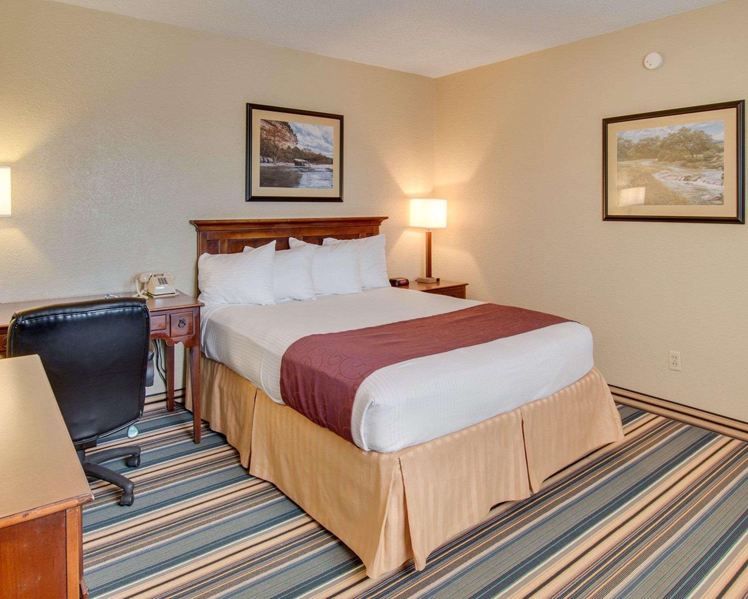 Days Inn By Wyndham Gatesville Eksteriør billede