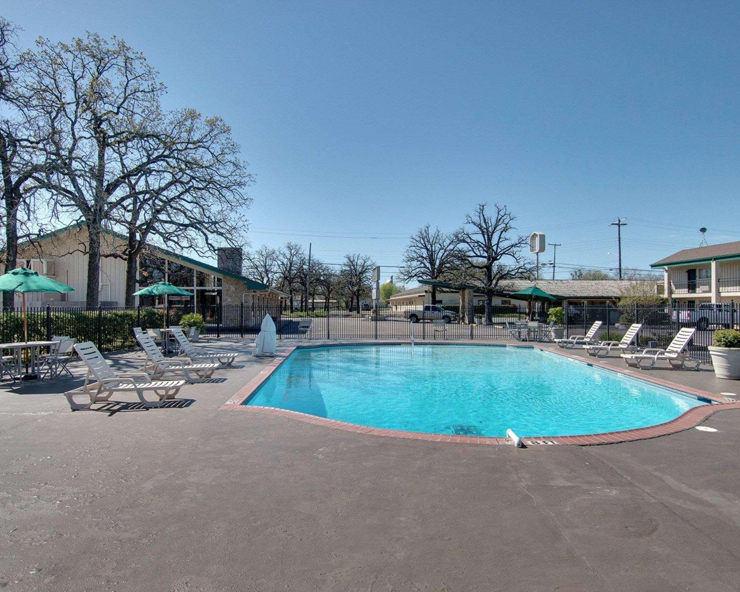 Days Inn By Wyndham Gatesville Eksteriør billede